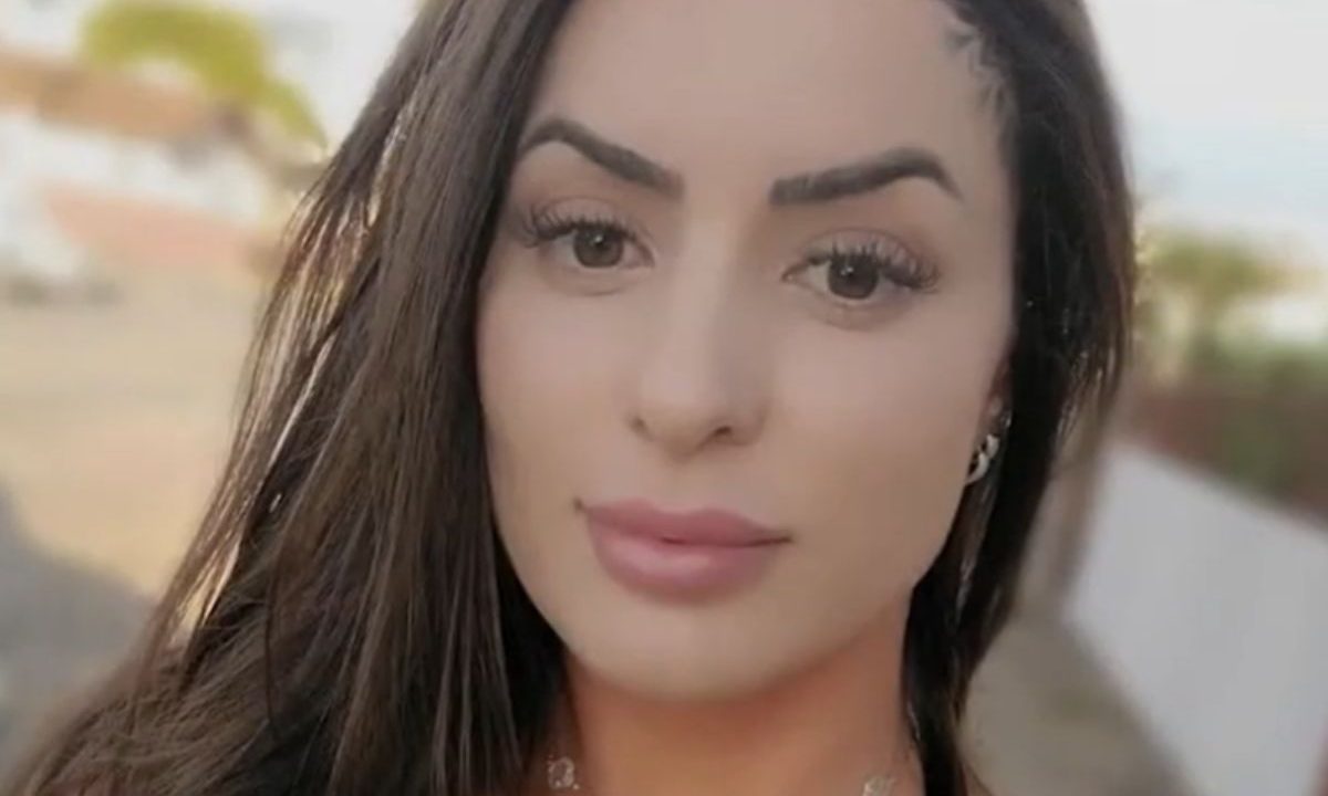 A curitibana Gisele Fernanda Theodoro Meira em foto publicada nas redes sociais; ela foi encontrada morta na Espanha