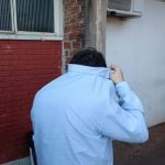 Foto mostra momento da prisão do dentista suspeito de aplicar golpes em clientes