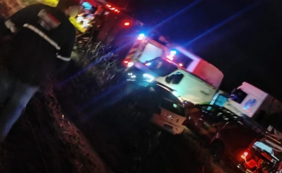 foto do engavetamento na PR-317, que deixou 12 pessoas feridas