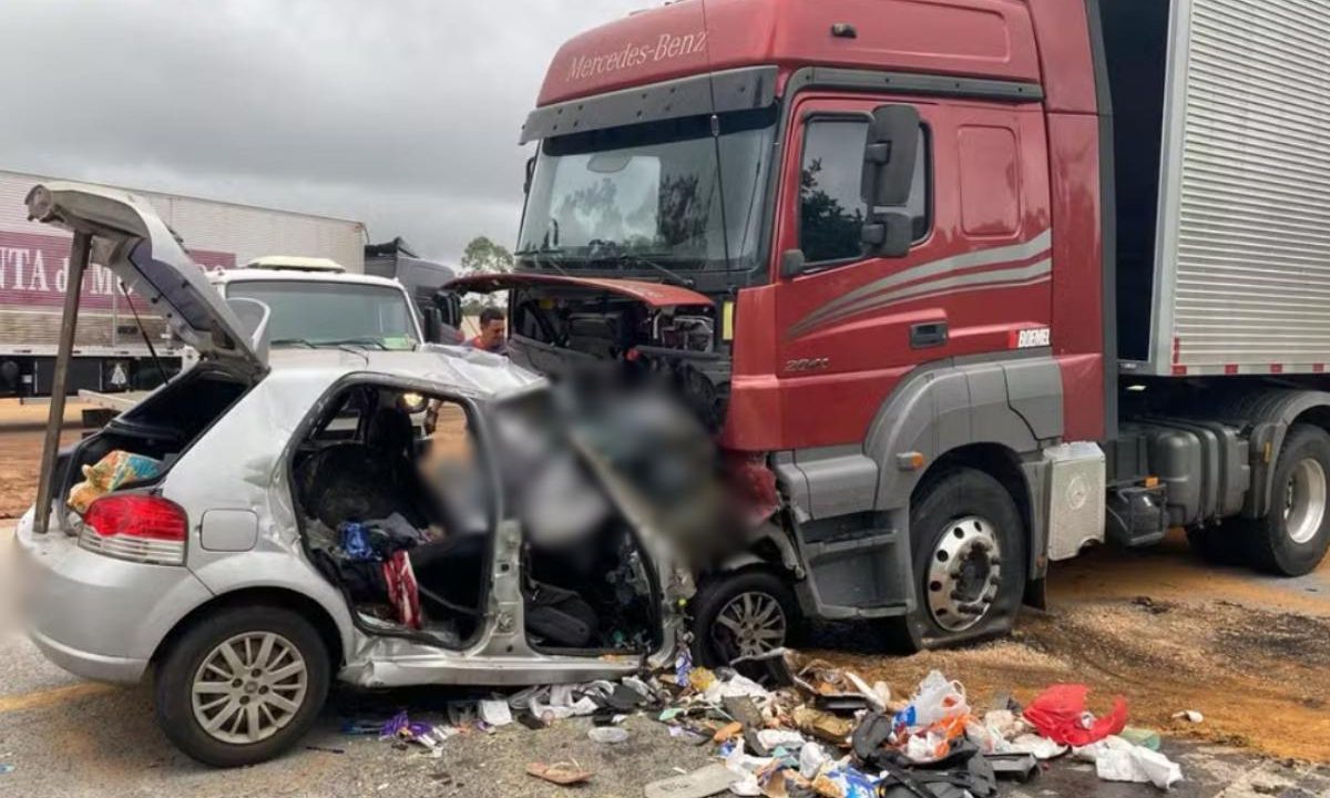 Foto de acidente que matou família inteira na BR-251