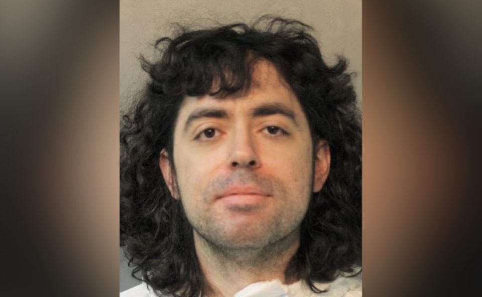 Foto do filho suspeito de espancar e estrangular a própria mãe.