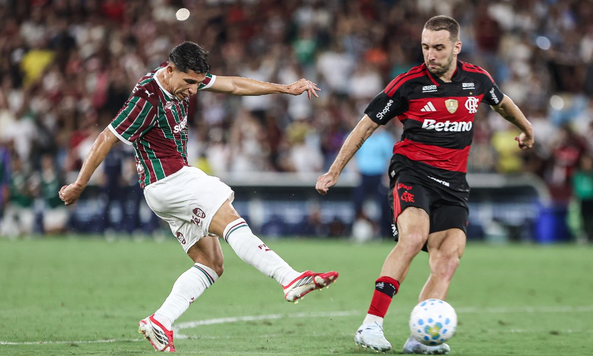 Foto da partida entre Fluminense e Flamengo pelo Brasileirão. Jogo fez parte da Loteca 1242; confira os resultados!