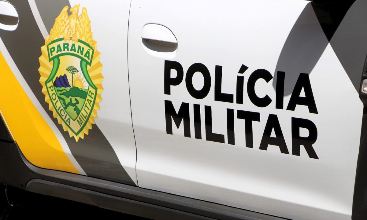 Imagem de viatura da Polícia Militar do Paraná, que atuou no caso dos jovens que simularam sequestro para resgatar adolescente em caso de abuso sexual.