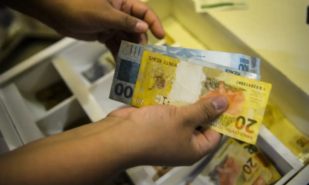 Dinheiro em quantidade para representar prêmio da Loteria Federal