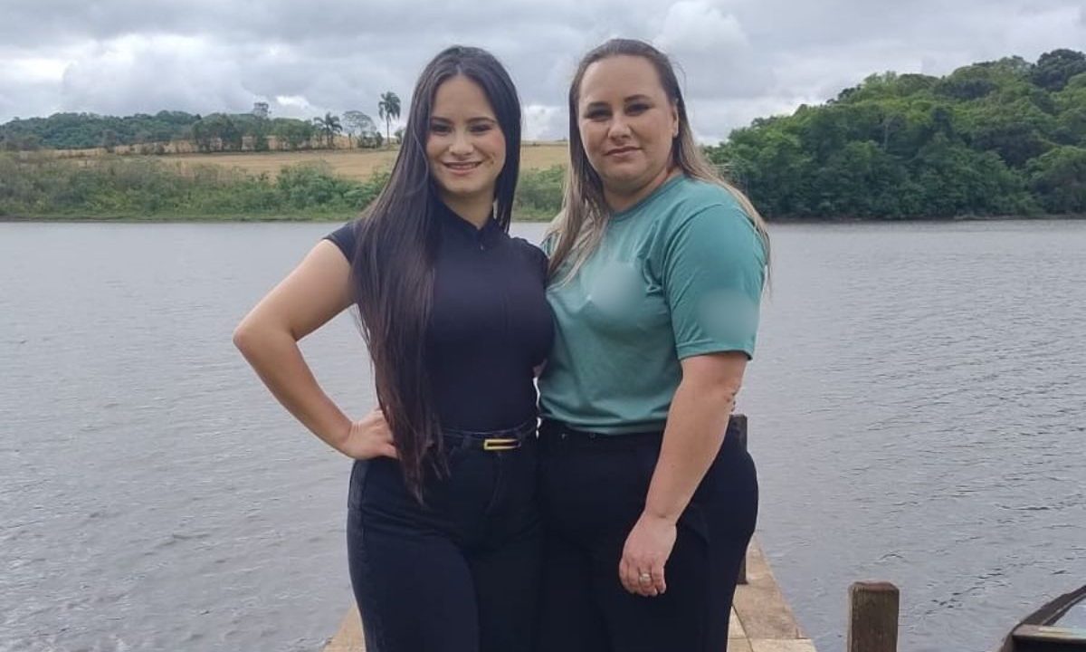 foto da mãe e filha encontradas mortas em casa