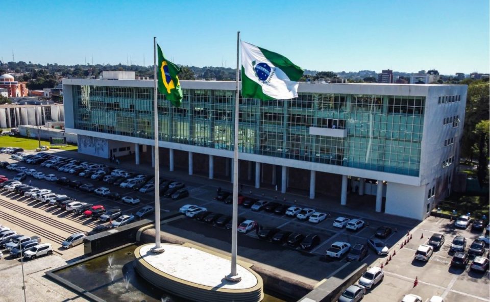 MDB confirmou Rafael Greca para o Governo do Paraná e Alvaro Dias para o Senado. A imagem mostra o Palácio Iguaçu, símbolo do Governo do Paraná