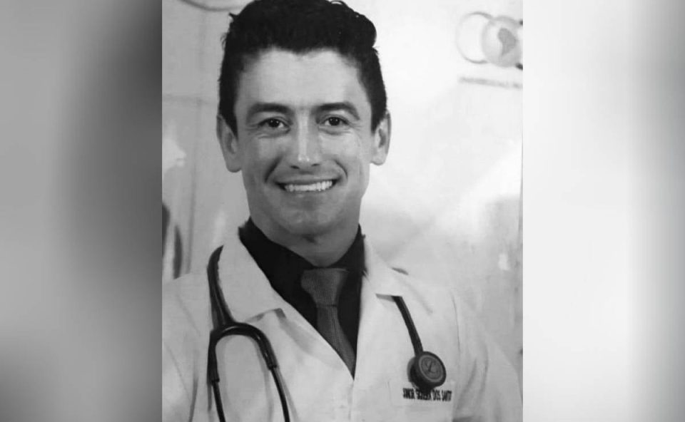 Foto mostra médico Júnior Siqueira dos Santos