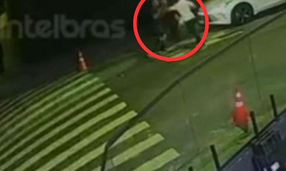 Momento em que motorista de aplicativo mata o passageiro