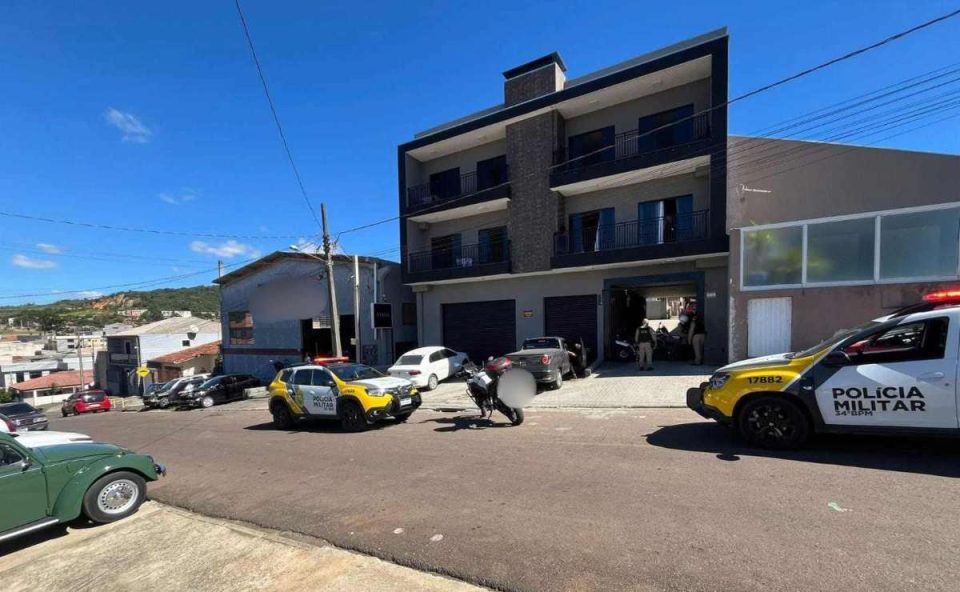 local com PM onde mulher foi atropelada na frente de casa