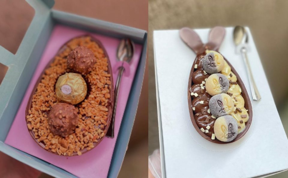 A imagem mostra dois ovos de colher, o primeiro tem brigadeiros e um bombom em cima e o segundo é chocolate branco e chocolate preto
