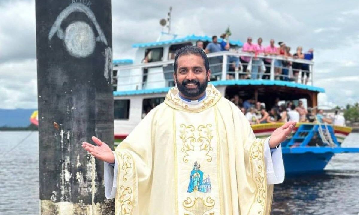 Foto mostra padre Binu Joseph Chollackal