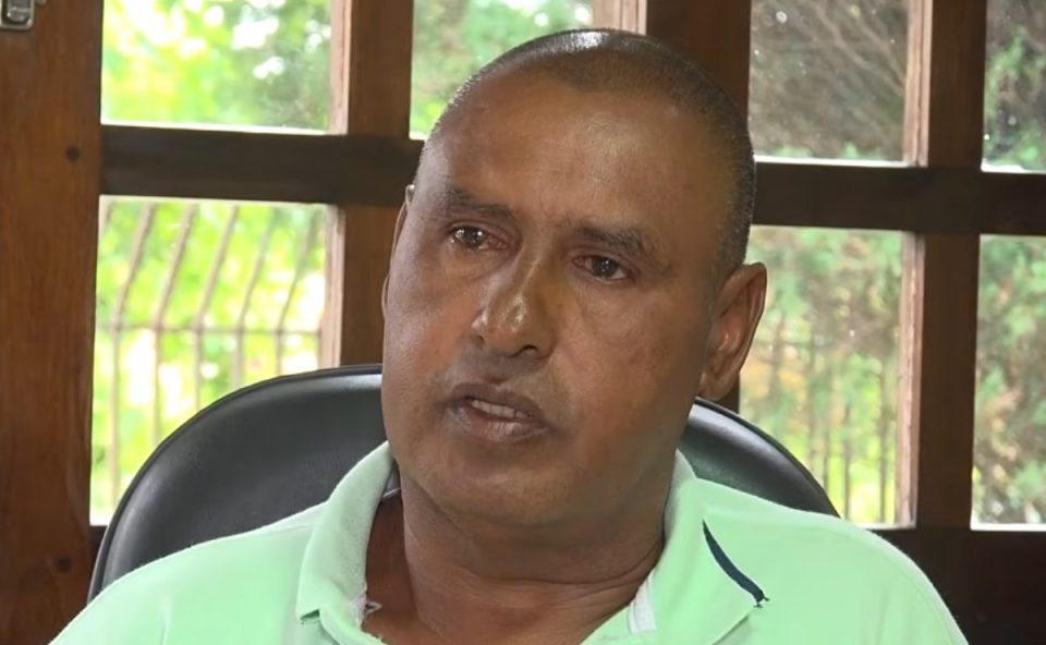 Imagem do pai que matou o assassino do filho e que foi absolvido pela Justiça.