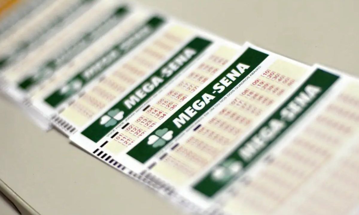 Foto de volantes de loteria para ilustrar matéria sobre o resultado da mega-sena 3009