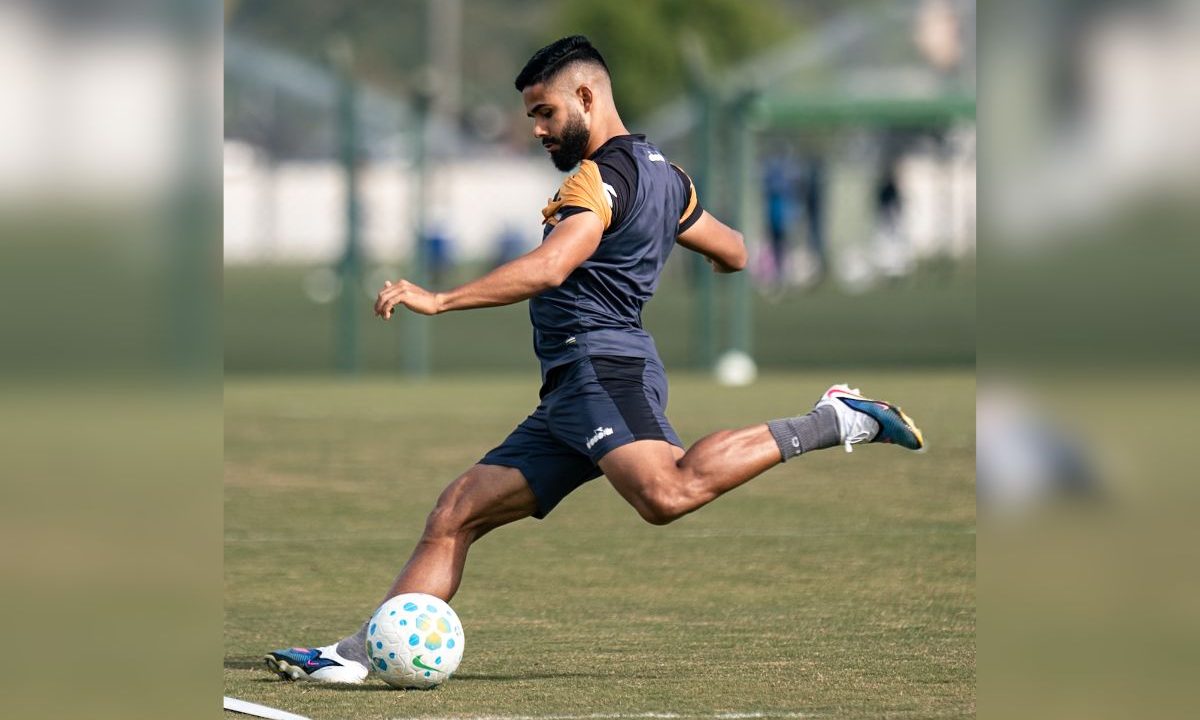 Felipe Jonatan em atividade no CT da Graciosa pode ser titular em Santos x Coritiba pela Copa do Brasil