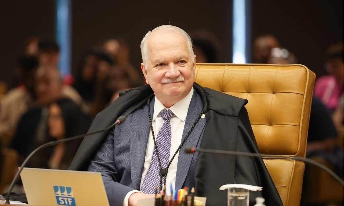 STf se manifesta após CPI do Crime Organizado rejeitar relatório final que pedia o inidiciamento de ministros da Suprema Corte. A imagem mostra Fachin, que assinou a nota oficial.