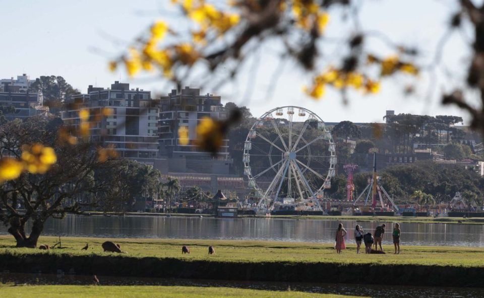 foto do parque barigui para ilustrar tempo firme em curitiba