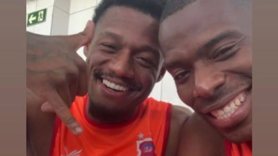 Thiaguinho junto com Salazar no treino do Paraná Clube.