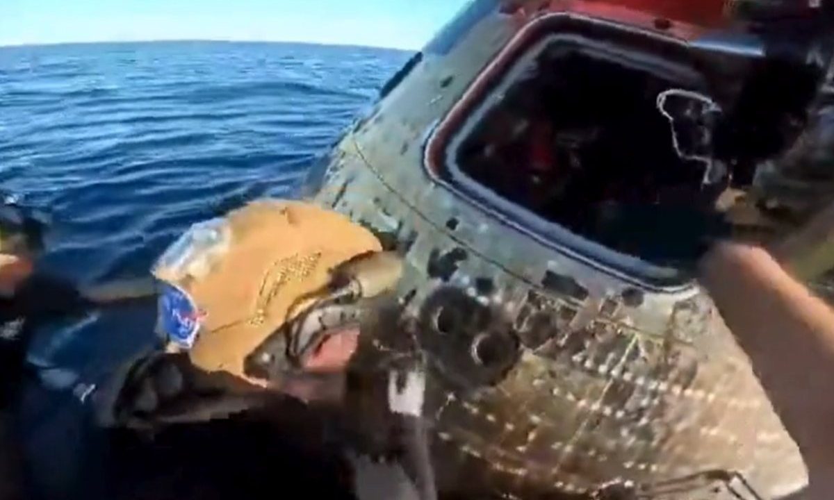 Foto que mostra o momento do resgate dos astronautas da Artemis 2; vídeo foi divulgado pela Nasa