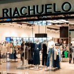 Fachada da Loja Riachuelo, cujo dono disse que o fim da escala 6x1 vai aumentar o preço das roupas