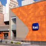 fachada do Itaú, banco que deve ressarcir cobranças indevidas