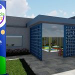 Maquete eletrônica em 3D da fachada de uma creche do programa Infância Feliz Paraná. Na frente, há um grande totem azul e verde com a marca "Creche Infância Feliz - Paraná" e o brasão do Governo do Estado.