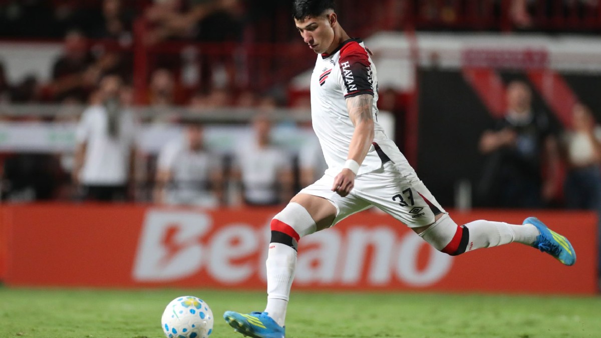 Esquivel em Atlético-GO x Athletico, pela Copa do Brasil