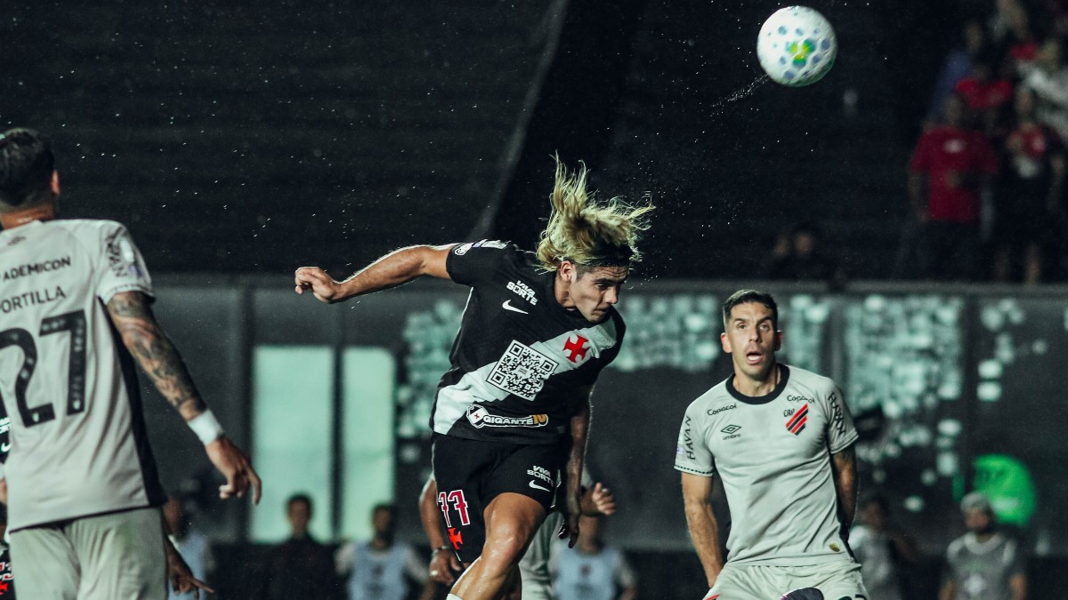 Lance de Vasco x Athletico, pelo Brasileirão