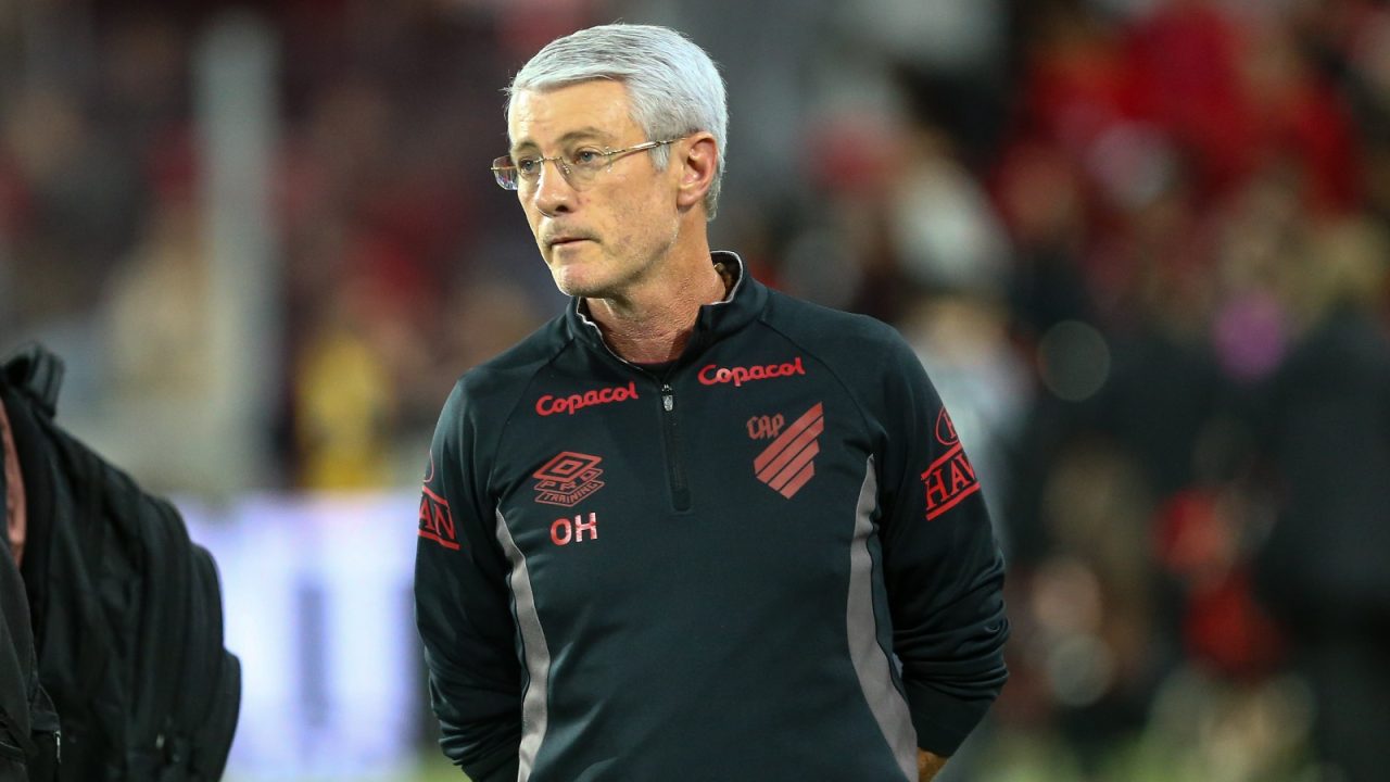 Odair Hellmann em Athletico x Flamengo, na Arena, pelo Brasileirão
