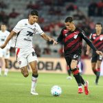 Portilla, convocado pela Colômbia para a Copa do Mundo, em ação em Athletico x Vitoria