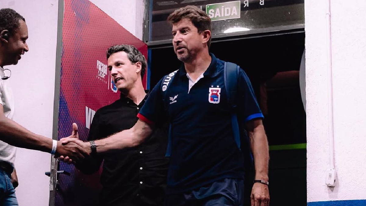 Tcheco, técnico do Paraná Clube