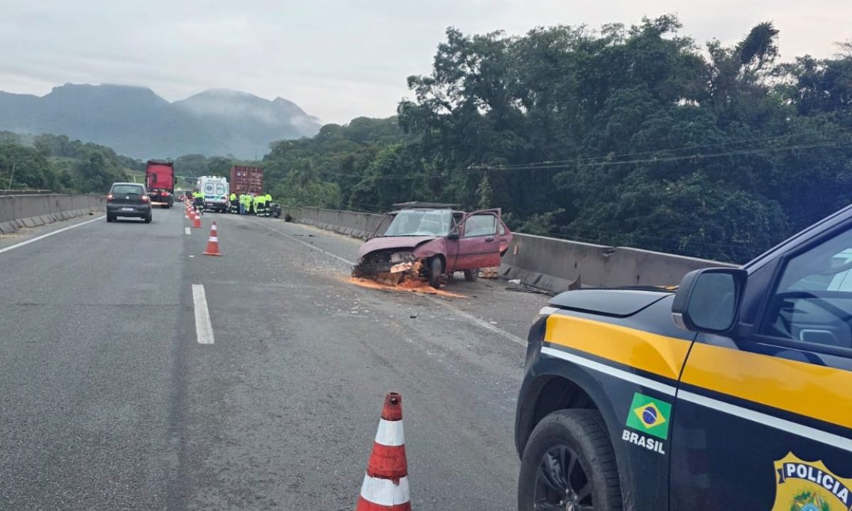 foto do acidente na BR-277 em Paranaguá