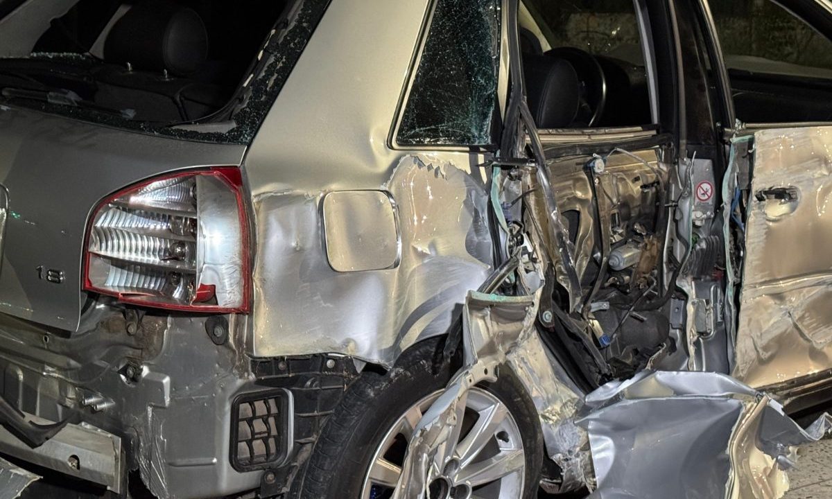 foto do audi envolvido em batida após suposto racha em curitiba