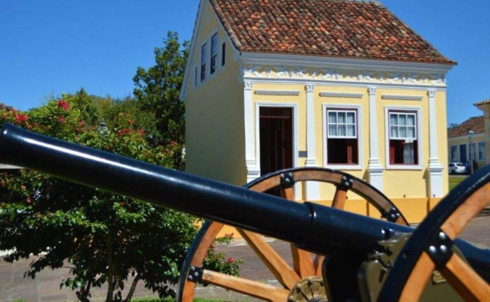 Casa com canhão na frente em Lapa