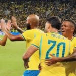 Foto dos jogadores da seleção comemorando o gol em amistoso contra o Panamá no Maracanã