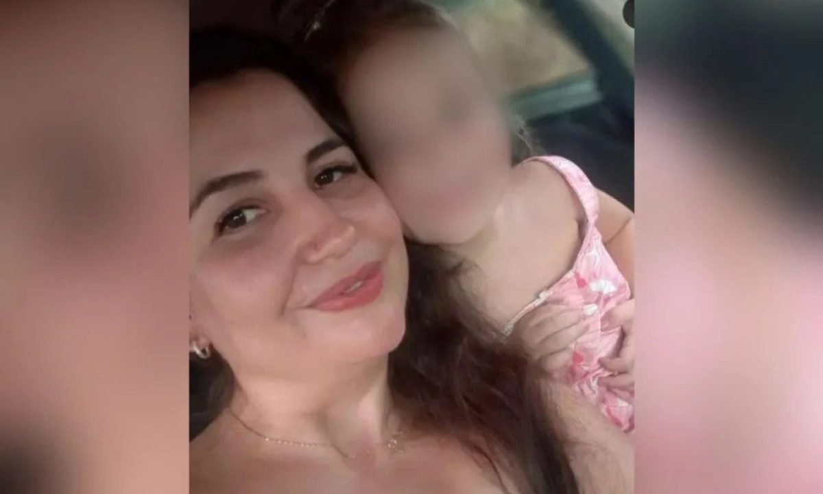 foto da mãe e filha que morreram após carro afundar no rio