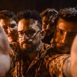 Músico Dabliu com os membros de sua banda: Lucas Abreu, Bogdan Skorupa e William Claro em foto de divulgação