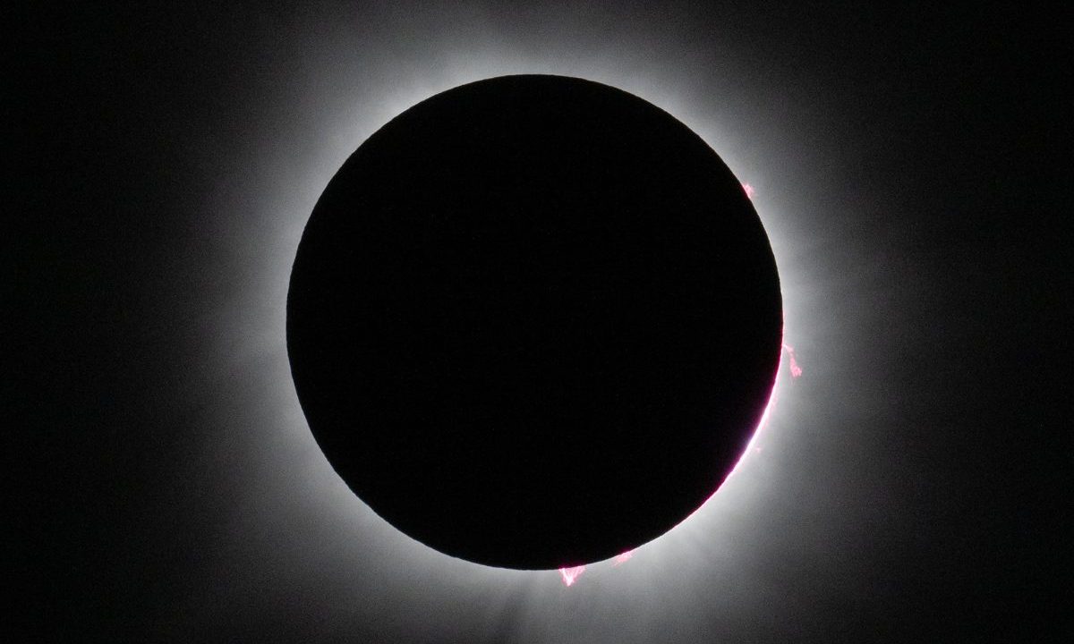 foto de um eclipse solar para ilustrar o mais longo da história que deve acontecer em 2027