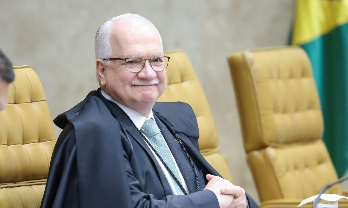 Ministro Edson Fachin apresenta proposta de contracheque único para magistrados. A foto mostra Edson Fachin no STF.
