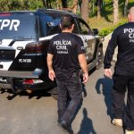 Foto mostra policiais da PCPR