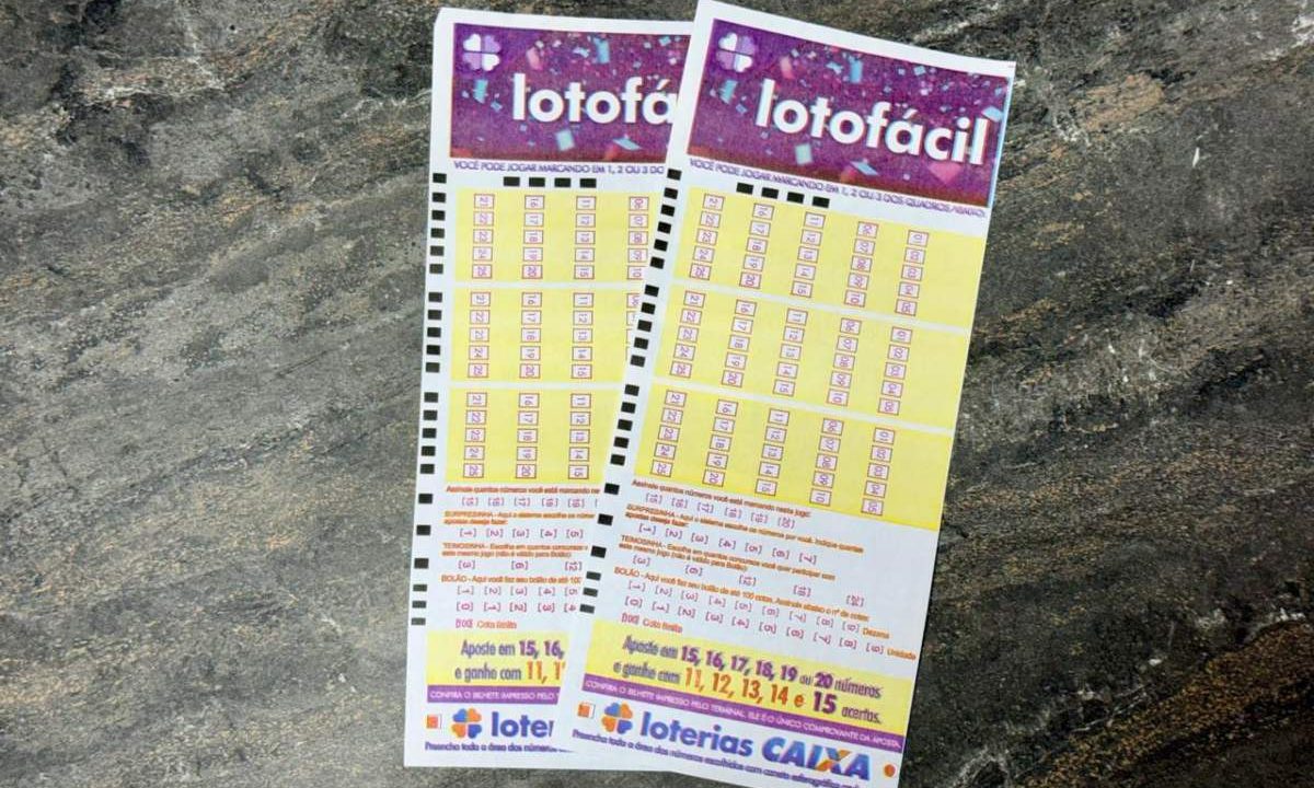 Volantes do resultado da Lotofácil 3700