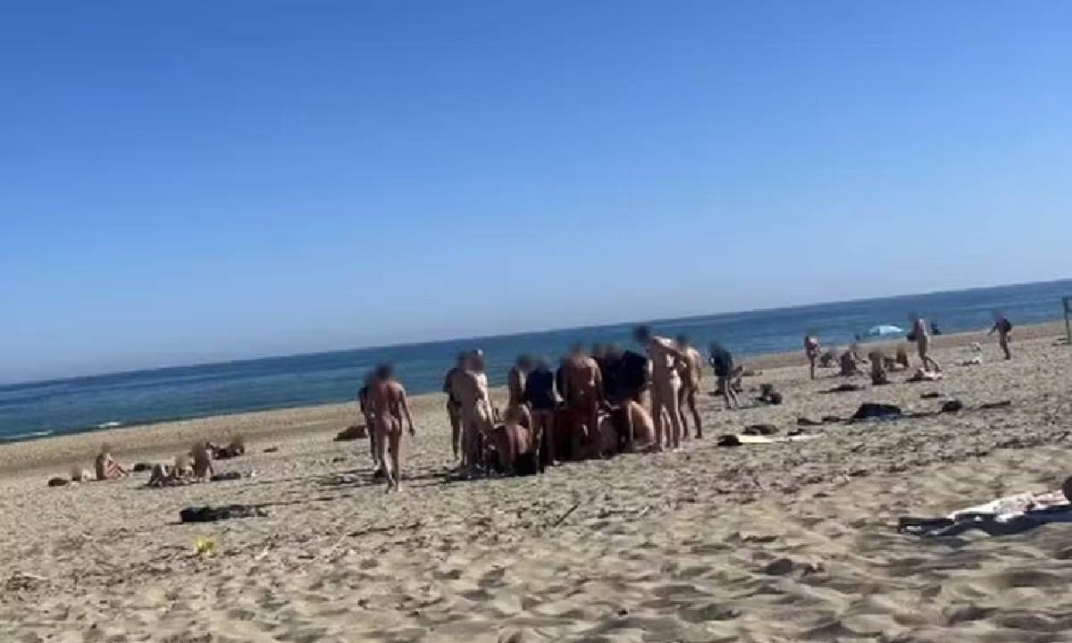 Foto mostra maior vilarejo de naturismo do mundo