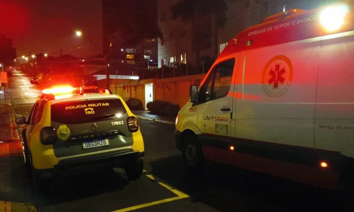 foto do local onde o pai da jovem que matou a própria mãe foi encontrado morto