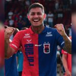 Thiago Dombroski comemora após marcar o gol da vitória do Paraná Clube contra o Paranavaí pela Segunda Divisão do Campeonato Paranaense de 2026.