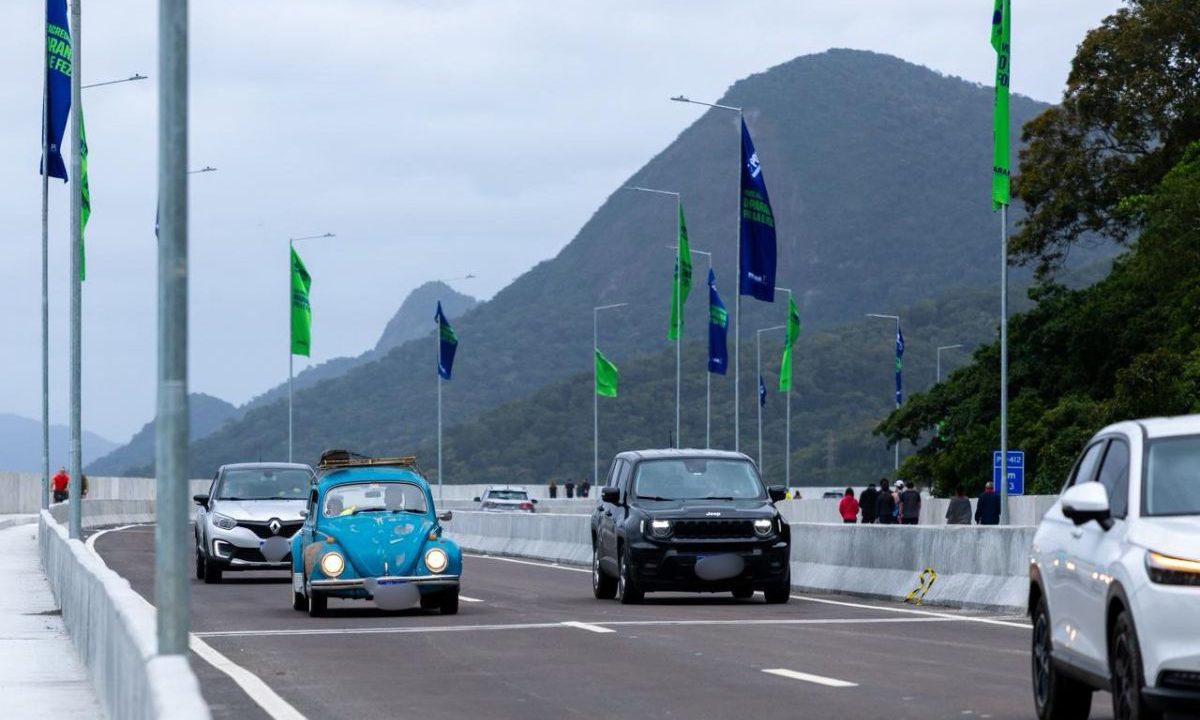 foto da Ponte de Guaratuba e do ferry boat para ilustrar o trânsito liberado