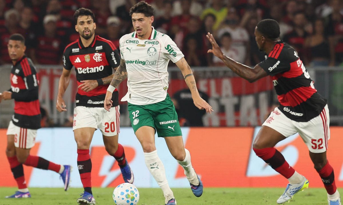 Foto de jogo entre Flamengo e Palmeiras, um dos que estiveram na Loteca 1253; confira o resultado