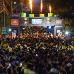 Foto mostra uma das edições da Corrida Noturna Unimed Curitiba.