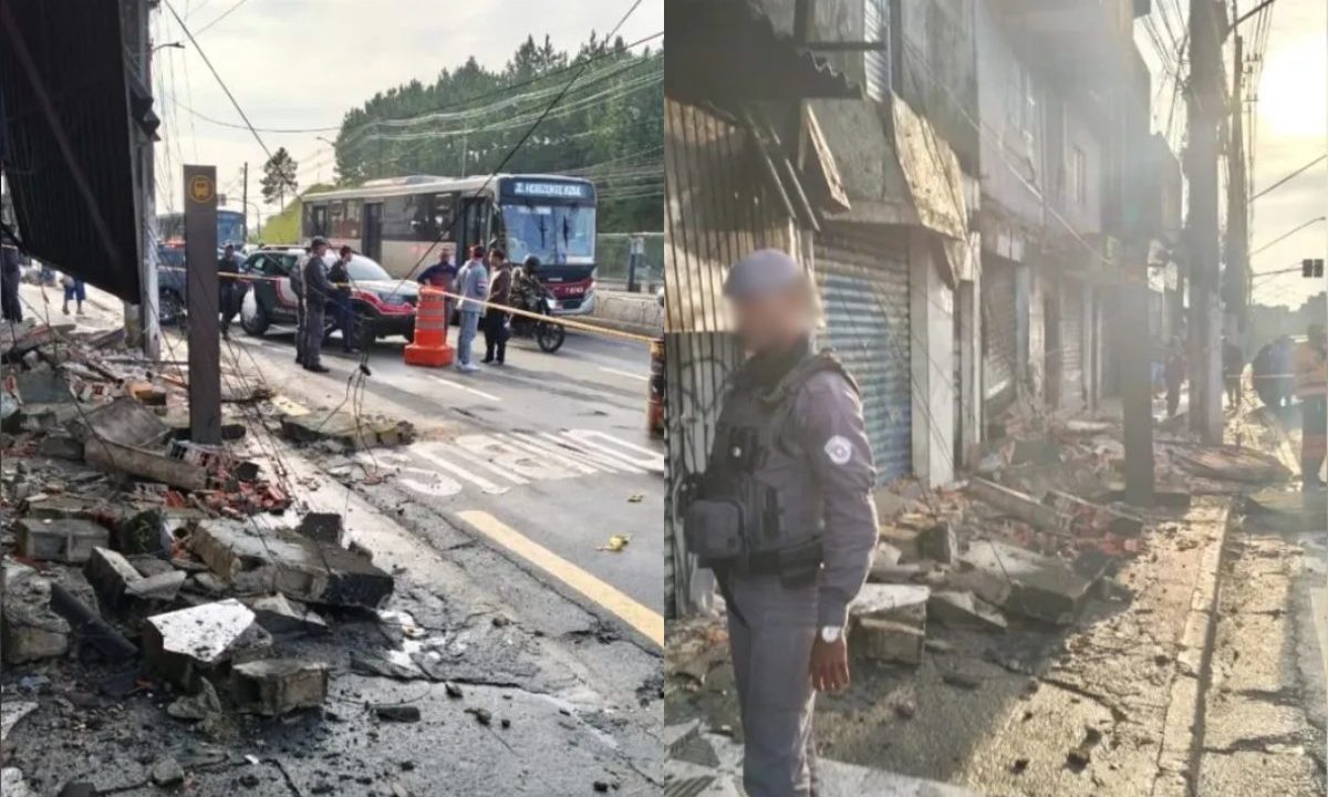Destroços de uma sacada espalhados sobre a calçada e a pista após desabamento atingir ponto de ônibus na zona sul de São Paulo; policiais e equipes de emergência atendem a ocorrência.