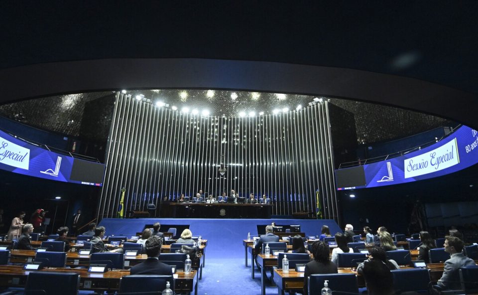 Plenário do Senado, local onde vão ficar aqueles que forem eleitos senadores pelo paraná, como indicado pelo levantamento