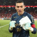 Santos comemora vitória do Athletico sobre o Mirassol