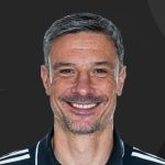 Foto de Slavko Vinčić, árbitro que apita Brasil e Marrocos na Copa do Mundo